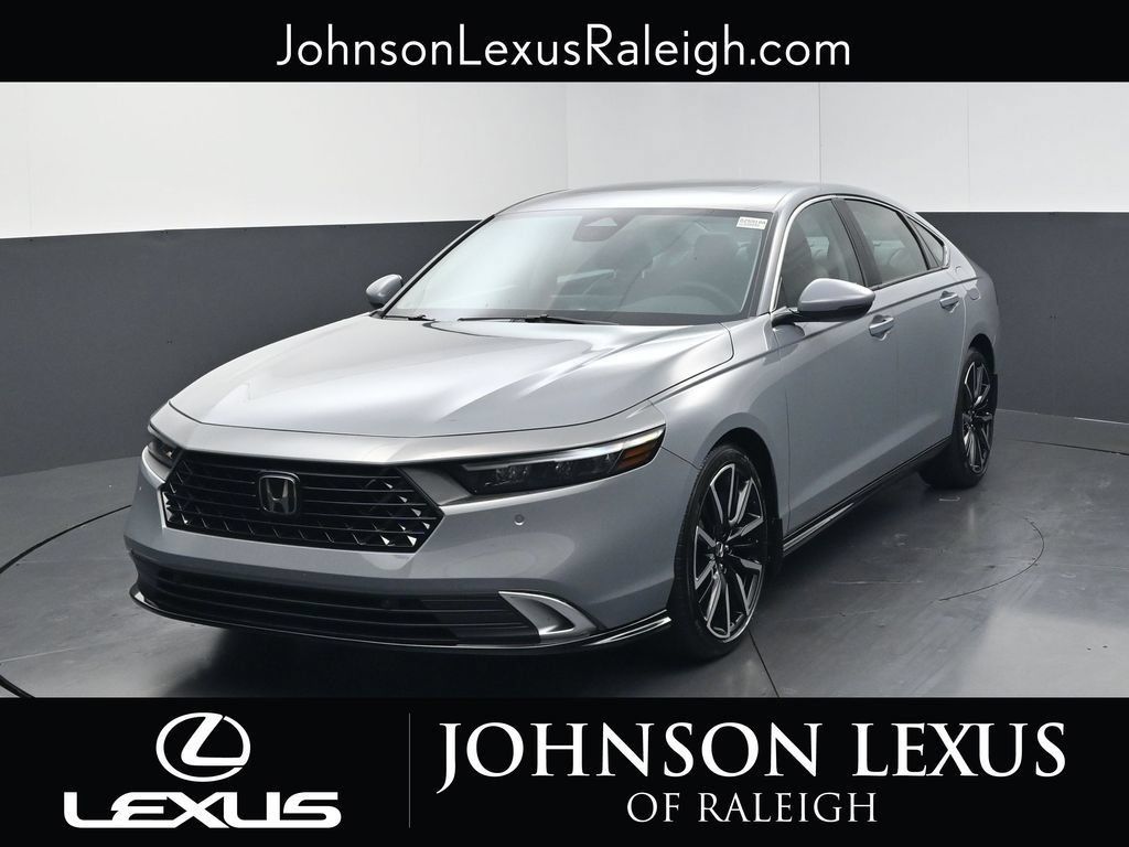 Used 2023 Honda Accord Touring image 5