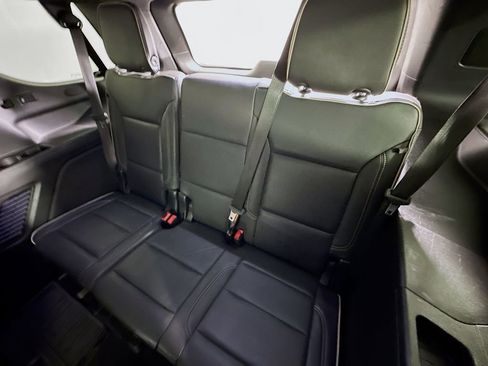 Used 2023 GMC Yukon SLT image 4