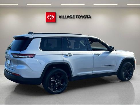 Used 2023 Jeep Grand Cherokee L Laredo RWD image 5