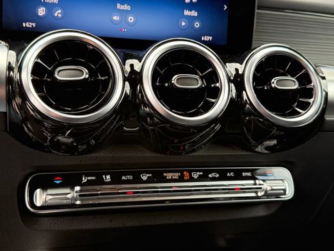 Used 2026 Mercedes-Benz GLB 250 image 34