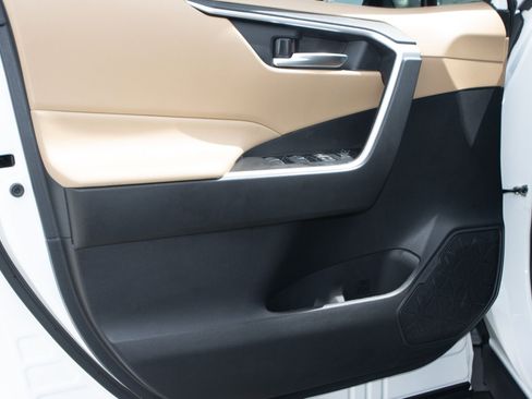 Used 2024 Toyota RAV4 XLE image 10