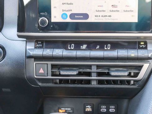 Used 2025 Toyota Camry SE FWD image 14