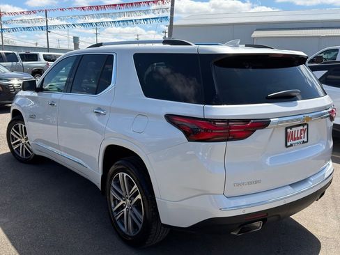 Used 2023 Chevrolet Traverse High Country FWD image 15