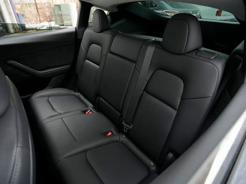 Used 2023 Tesla Model Y Long Range image 20