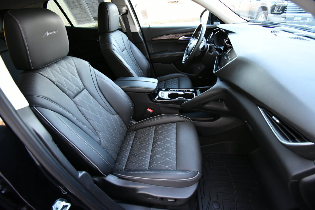 Used 2023 Buick Envision Avenir AWD/4WD image 22
