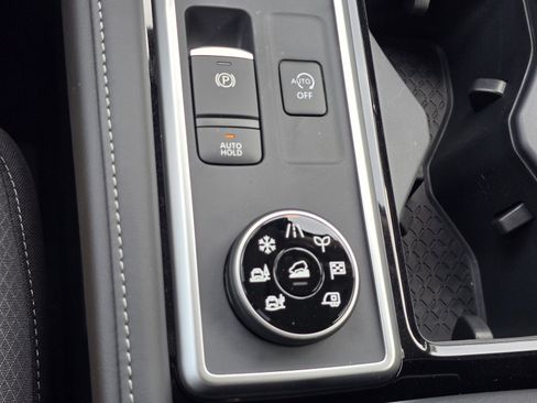 New 2026 Nissan Pathfinder SV image 21