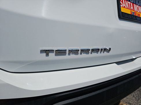 Used 2024 GMC Terrain SLE AWD/4WD image 38