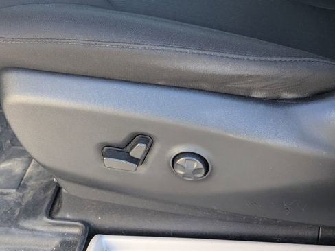 Used 2021 Chrysler Pacifica Touring image 26