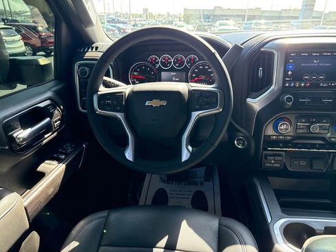 Used 2022 Chevrolet Silverado 2500 LTZ w/ LTZ Plus Package image 17