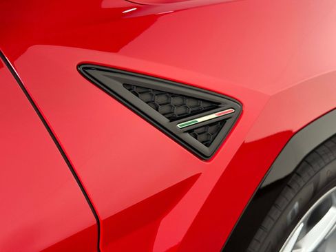 Used 2020 Lamborghini Urus AWD/4WD image 23