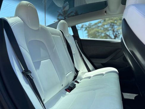 Used 2023 Tesla Model 3 Standard Range image 11