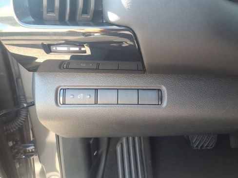 Used 2025 Nissan Pathfinder S AWD/4WD image 4