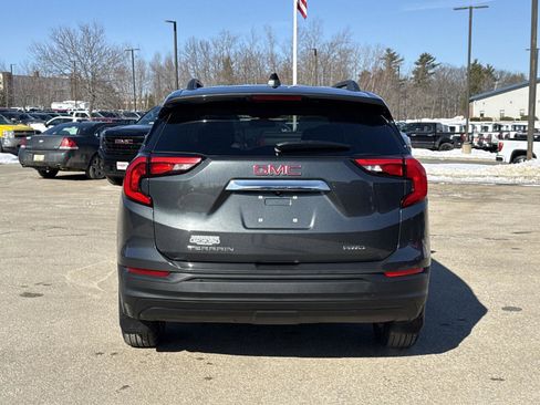 Used 2018 GMC Terrain SLE w/ Driver Convenience Package image 8