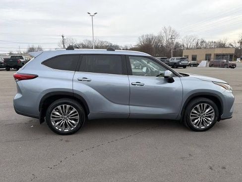 Used 2022 Toyota Highlander Platinum image 32