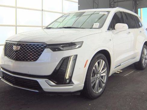 Used 2023 Cadillac XT6 Premium Luxury image 5