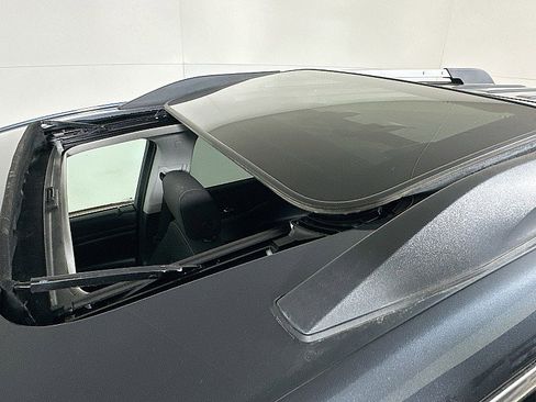 Used 2020 GMC Acadia SLE w/ Driver Convenience Package image 14