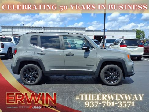 Certified 2022 Jeep Renegade Altitude w/ Convenience Group image 2