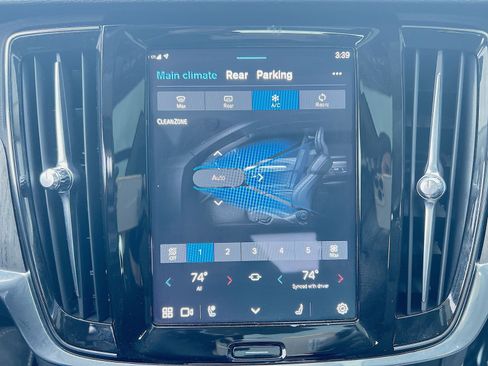 Used 2023 Volvo S90 B6 Plus image 21