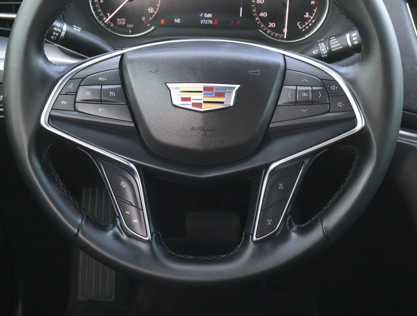 Used 2024 Cadillac XT5 Luxury w/ LPO, Floor Liner Package FWD image 13