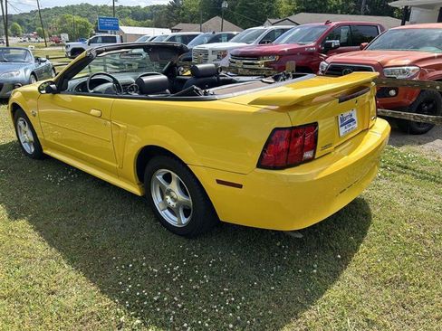 Used 2004 Ford Mustang Convertible RWD image 19