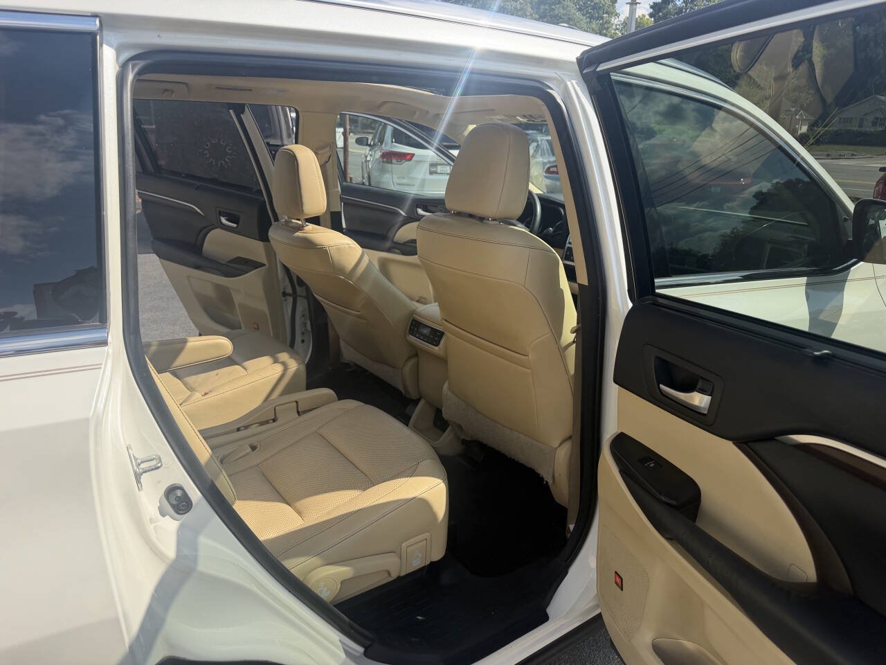 Used 2015 Toyota Highlander Limited Platinum AWD/4WD image 20