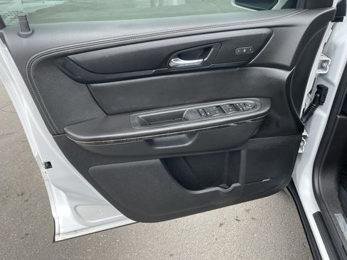 Used 2017 GMC Acadia Limited SLT image 11