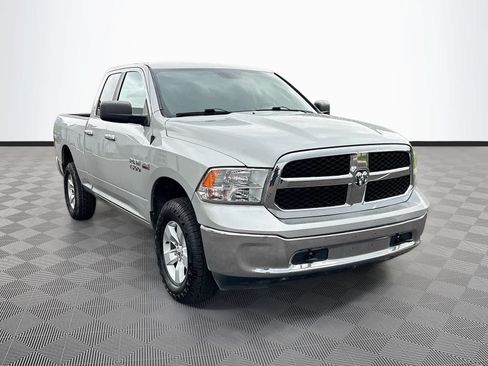 Used 2017 RAM 1500 SLT RWD image 3