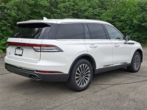 Used 2022 Lincoln Aviator AWD w/ Premium Package image 6