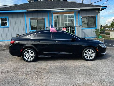 Used 2015 Chrysler 200 Limited image 5