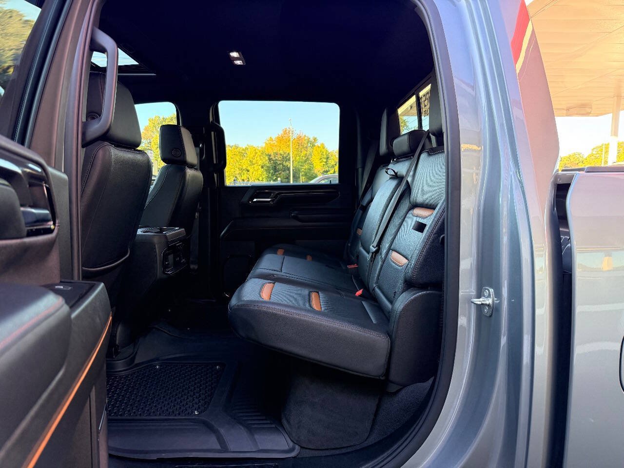Used 2024 GMC Sierra 2500 AT4 w/ Technology Package AWD/4WD image 37
