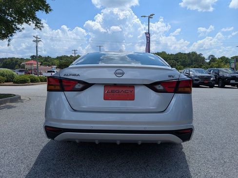 Used 2024 Nissan Altima 2.5 SV FWD image 7