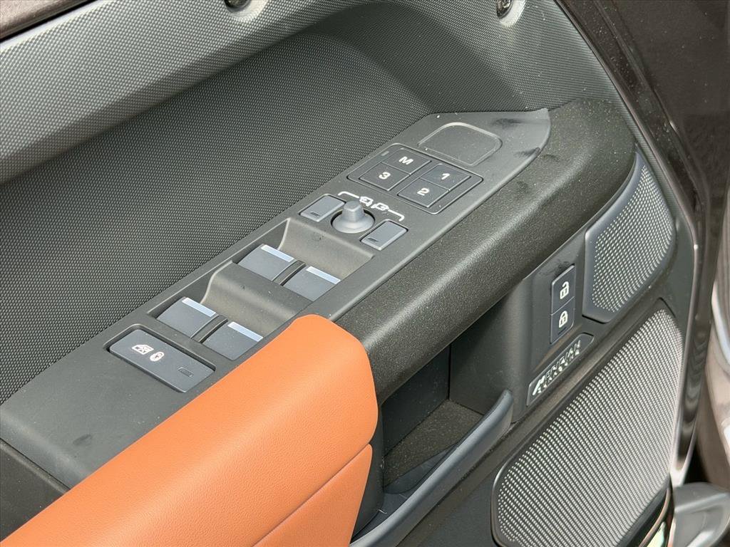 New 2026 Land Rover Defender 110 OCTA AWD/4WD image 16