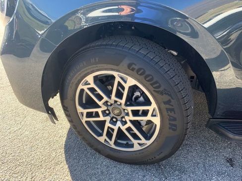 New 2025 Ford Expedition Active image 40