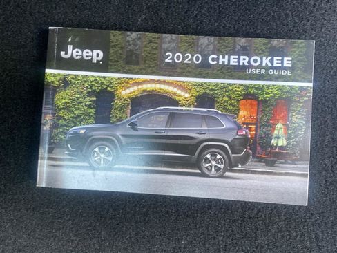 Used 2020 Jeep Cherokee High Altitude AWD/4WD image 37