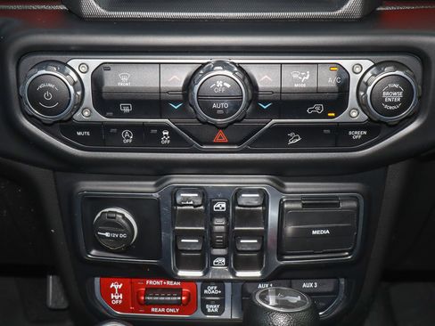 Used 2021 Jeep Wrangler Unlimited Rubicon image 29