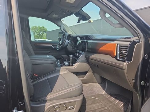 Used 2025 GMC Sierra 2500 Denali w/ Denali Reserve Package AWD/4WD image 14