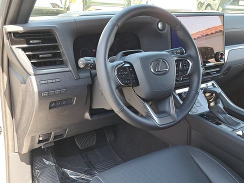 Used 2026 Lexus GX 550 w/ Accessory Package (31) AWD/4WD image 18