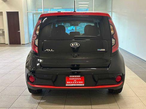 Used 2016 Kia Soul EV + image 5