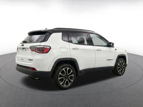 Used 2025 Jeep Compass Trailhawk AWD/4WD image 9