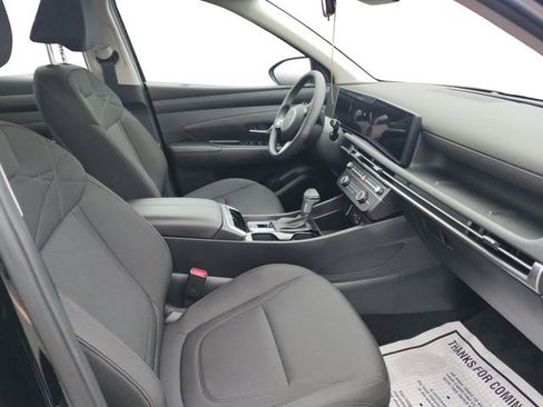 Certified 2025 Hyundai Tucson SE image 15