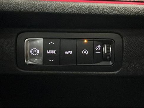 Used 2024 Chevrolet Traverse RS image 41