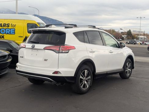 Used 2018 Toyota RAV4 XLE image 4