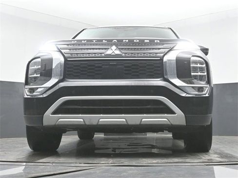 Used 2024 Mitsubishi Outlander SE image 42
