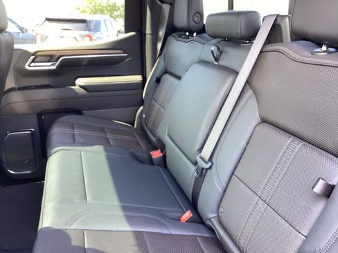 Used 2024 Chevrolet Silverado 1500 High Country image 13