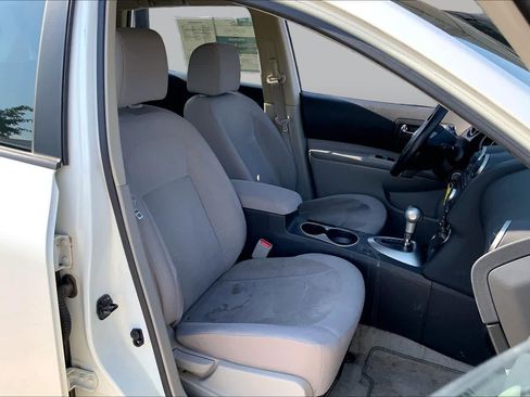 Used 2013 Nissan Rogue S FWD image 9