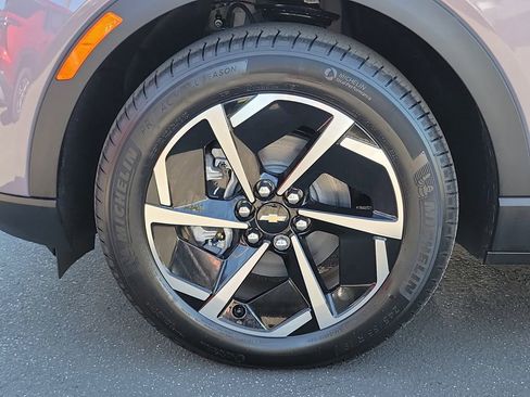 New 2026 Chevrolet Equinox EV LT image 24