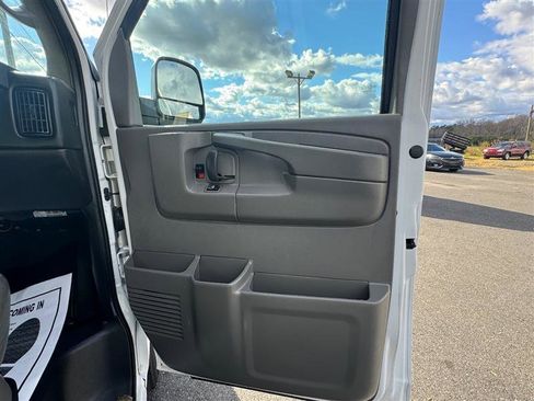 Used 2014 Chevrolet Express 3500 LT w/ LT Preferred Equipment Group image 27