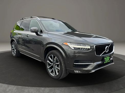 Used 2018 Volvo XC90 T6 Momentum w/ Convenience Package image 4
