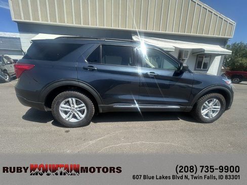 Used 2022 Ford Explorer XLT w/ Equipment Group 202A AWD/4WD image 26
