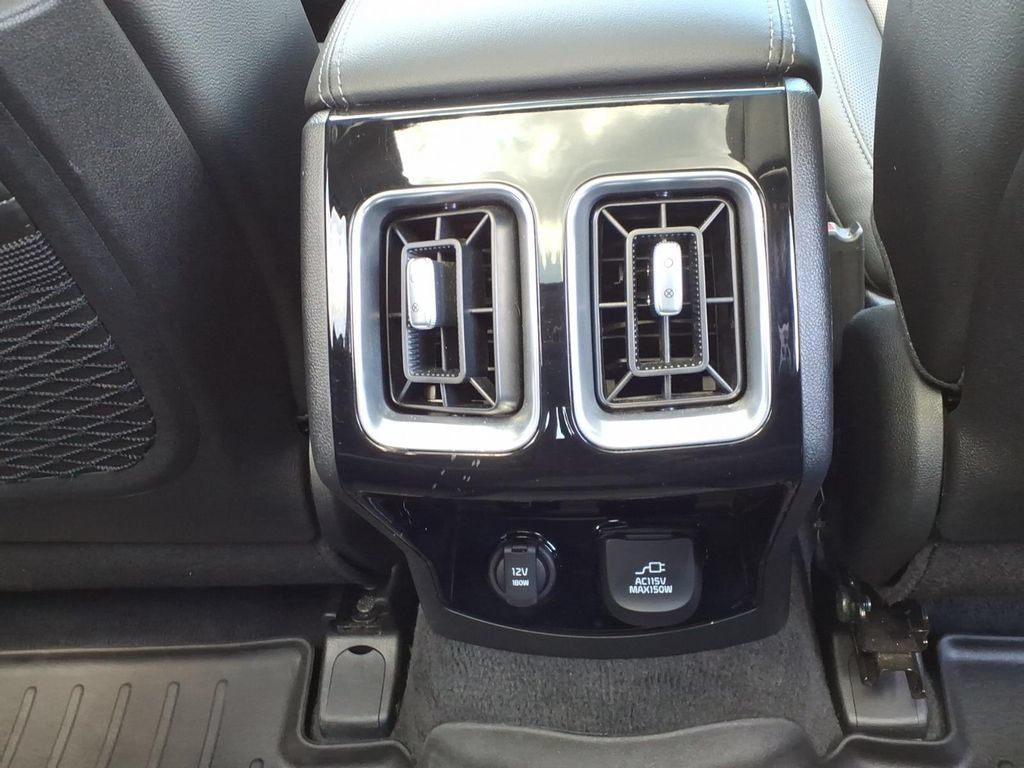 Used 2025 Kia Sorento SX AWD/4WD image 18